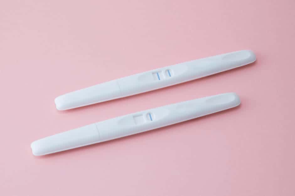 妊娠検査薬はいつから使える？陰性から陽性へのタイミング・正しい使い方を紹介