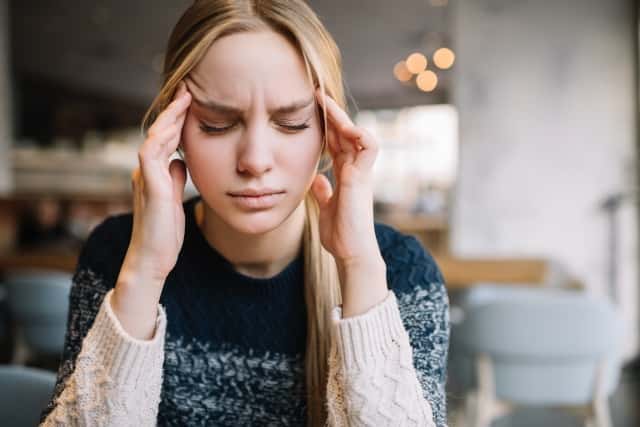 妊娠初期の頭痛の原因は5つ｜対処法やお薬に関する質問まで解説