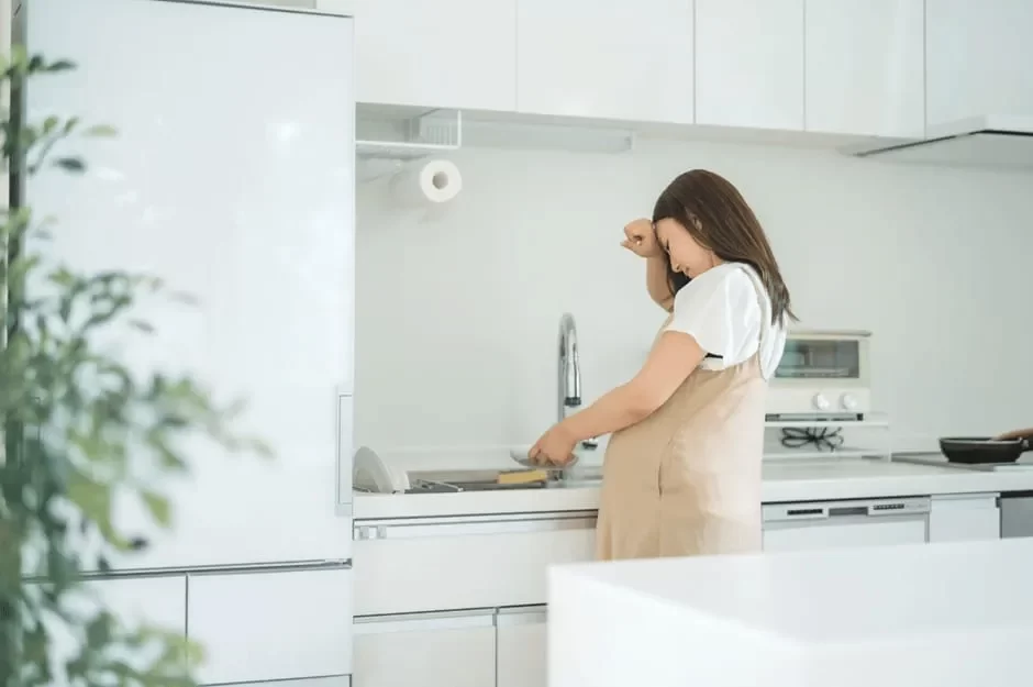 家事をするのがつらい妊娠中期の女性