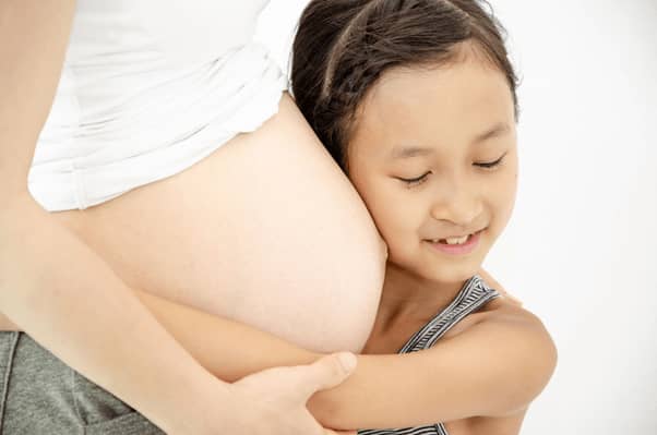 胎動音はどんな音 胎教を行うメリットと理想的な時期も紹介