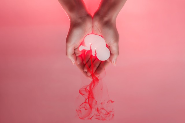 人工妊娠中絶とは?|可能な週数や費・術後について解説します