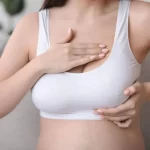 妊娠超初期に乳房が張っている女性